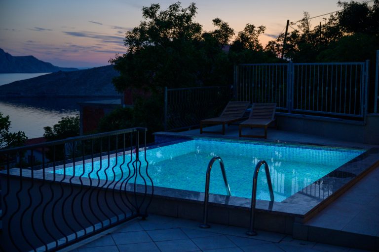 Villa s bazenom, kuća. sbazenom najam, bazen, pogled na more